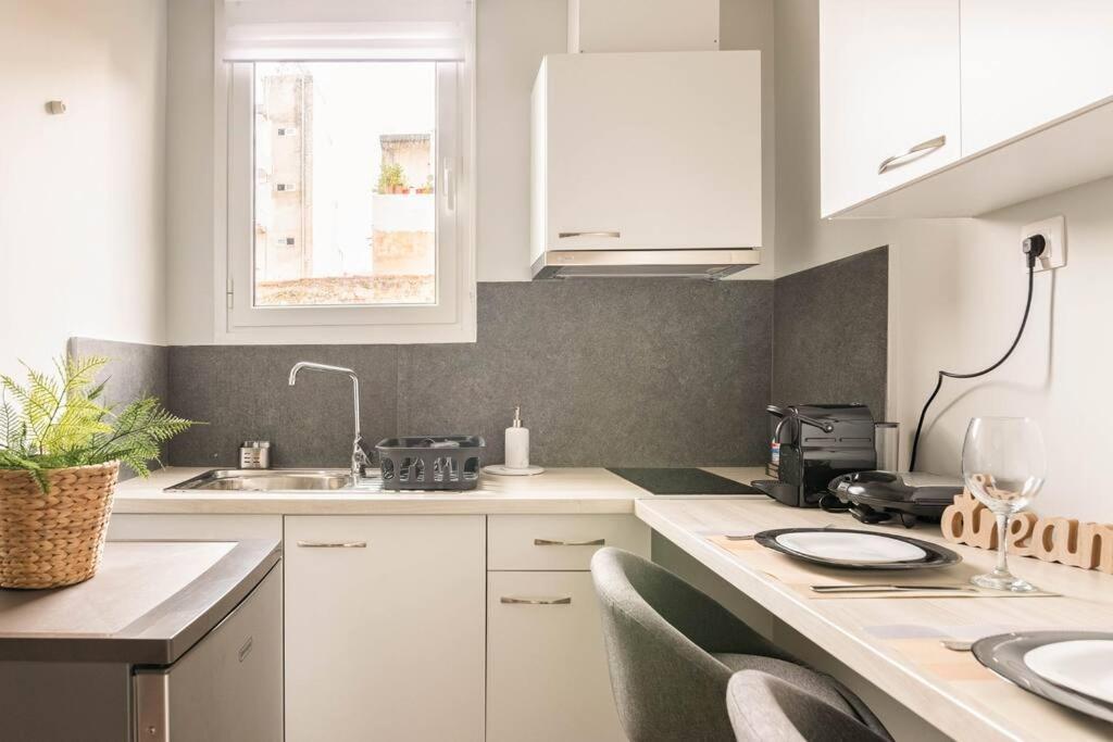 Stylish And Central Apt Near Acropolis - Avdi Square Athen Eksteriør billede