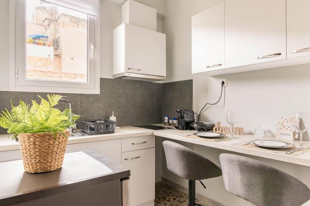 Stylish And Central Apt Near Acropolis - Avdi Square Athen Eksteriør billede