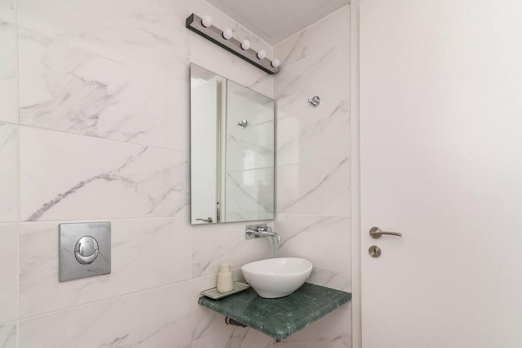 Stylish And Central Apt Near Acropolis - Avdi Square Athen Eksteriør billede